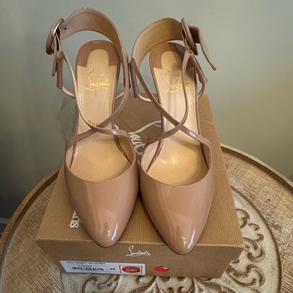 Christian Louboutin Hollandway Beige Patent Leather 39/8.5